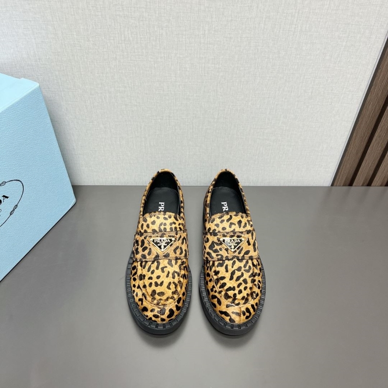 Pra*a leather shoes